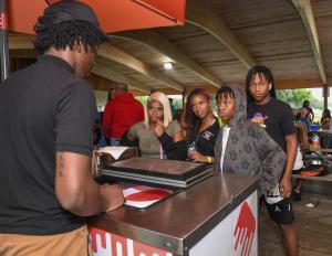 Post-Office-Picnic-2k22-132 med